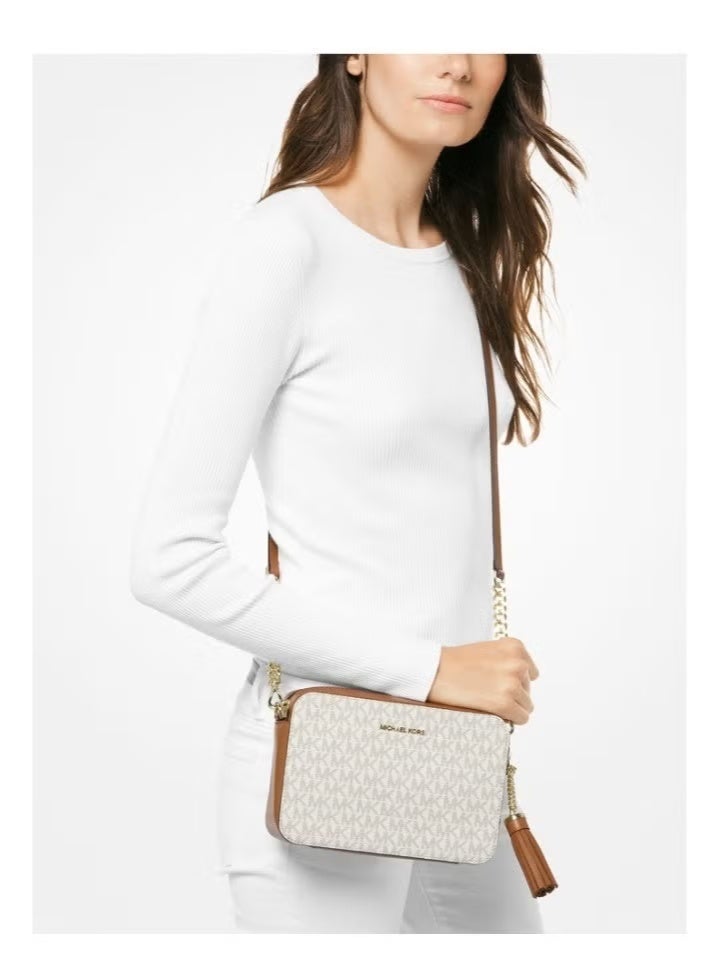 مايكل حقيبة كاميرا كروس بودي من مايكل كورس للنساء - طباعة شعار متوسط على قماش القنب - Image 3